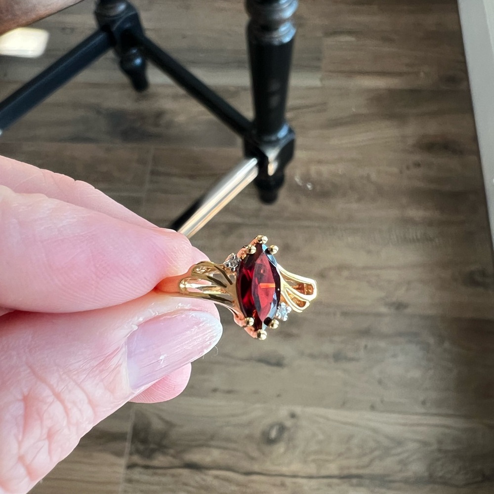 Red Gemstone & Rhinestone Gold Ring - Picture 5 of 6